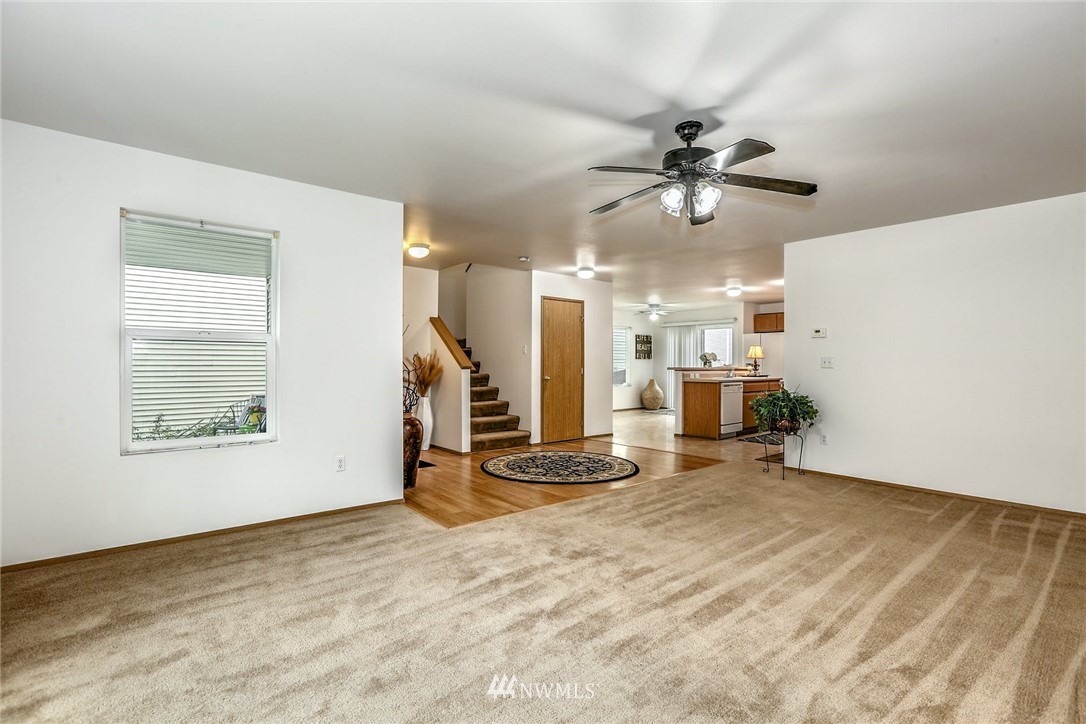 3927 154th Place Southeast Bothell, WA 98012 - Photo 8 of 34