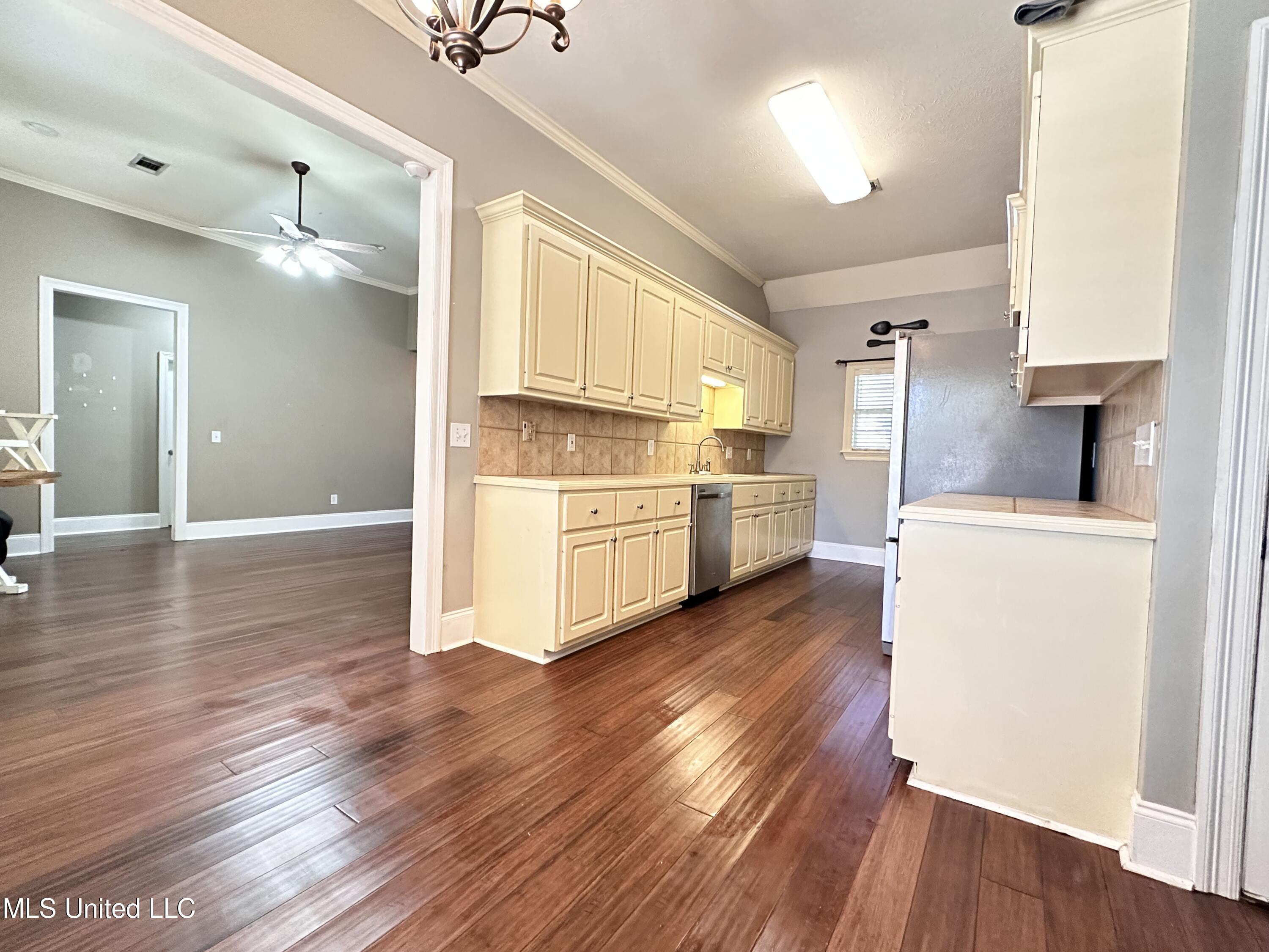 122 Seville Way Madison, MS 39110 - Photo 6 of 16 IMG_3522