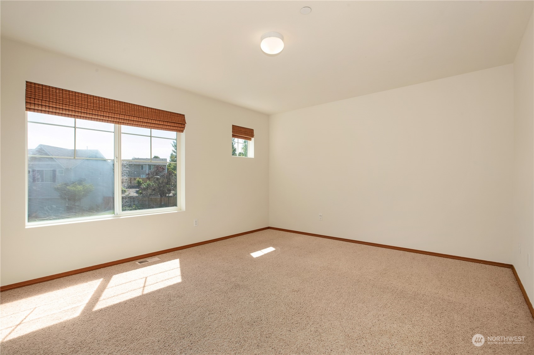 3139 Walker Road DuPont, WA 98327 - Photo 33 of 40 an empty room with a window