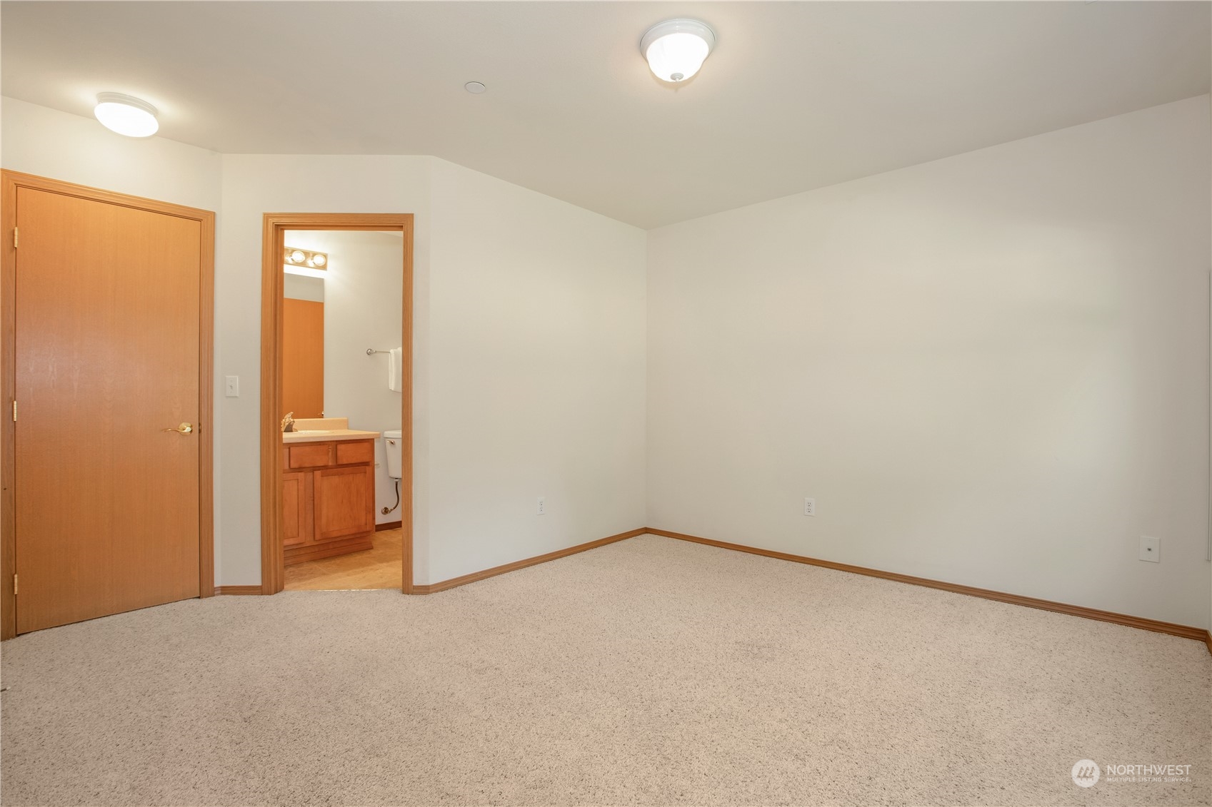 3139 Walker Road DuPont, WA 98327 - Photo 8 of 40 an empty room with windows