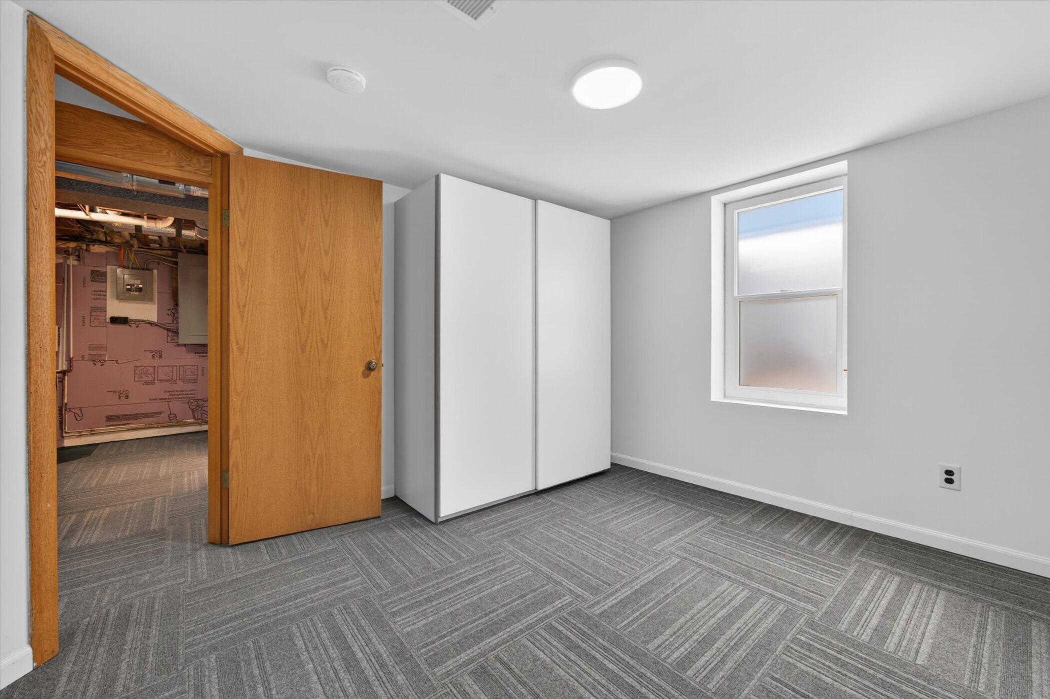 900 Pomona Road Ann Arbor, MI 48103 - Photo 31 of 60 31-900-Pomona-Rd-WindowStill
