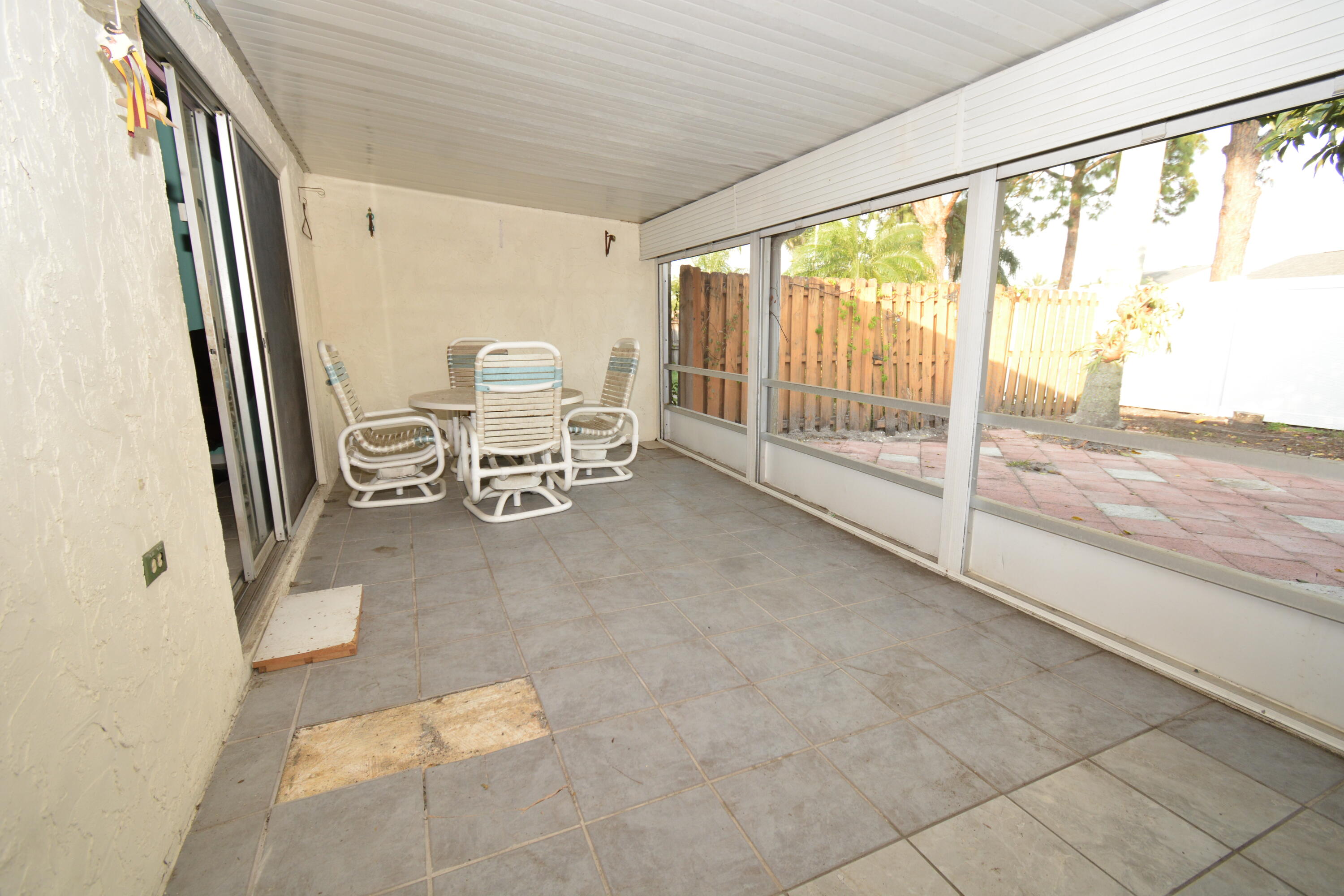 136 Pinewood Court Jupiter, FL 33458 - Photo 11 of 12 Patio