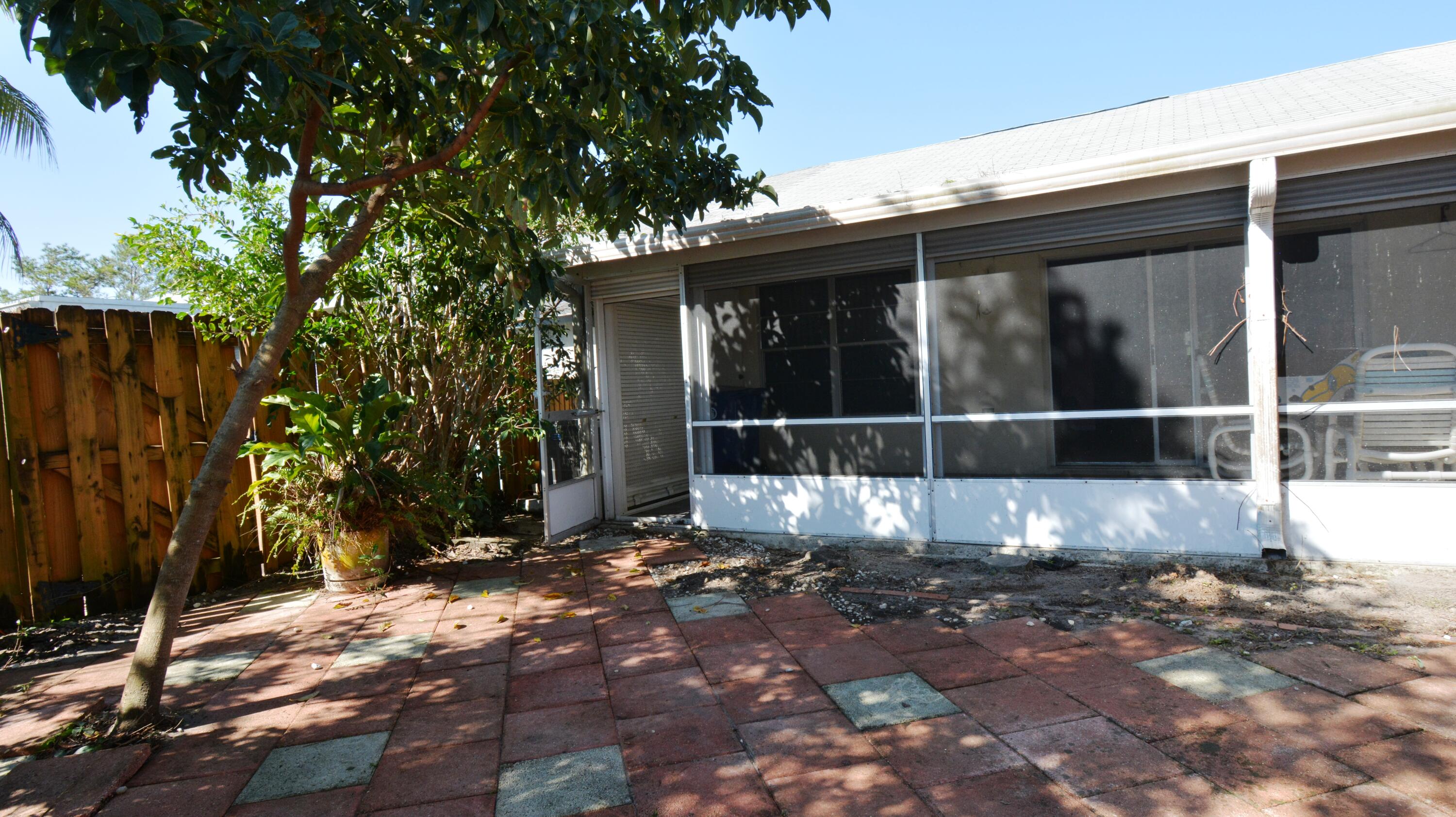 136 Pinewood Court Jupiter, FL 33458 - Photo 9 of 12 ADSC_2088
