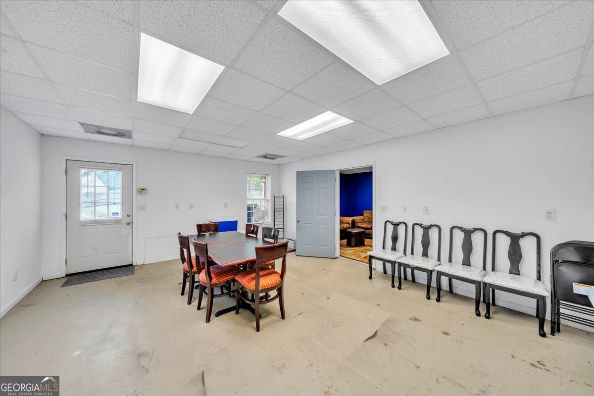 605 Dodds Walk Macon, GA 31220 - Photo 41 of 68 a living room with furniture and a window