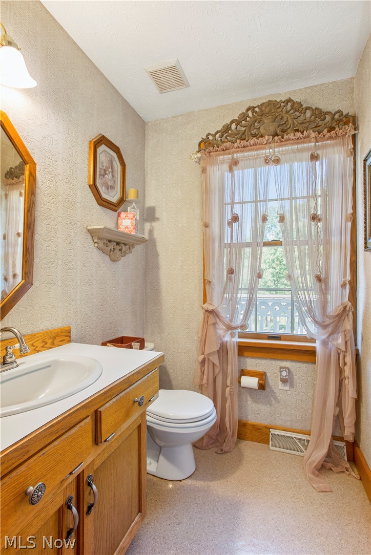 2056 Jacoby Road Akron, OH 44321 - Photo 21 of 35