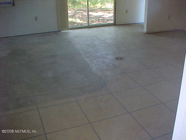 396 Beecher Springs Road Crescent City, FL 32112 - Photo 5 of 17 a view of room and window
