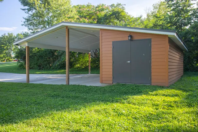 a view of a back yard of the house