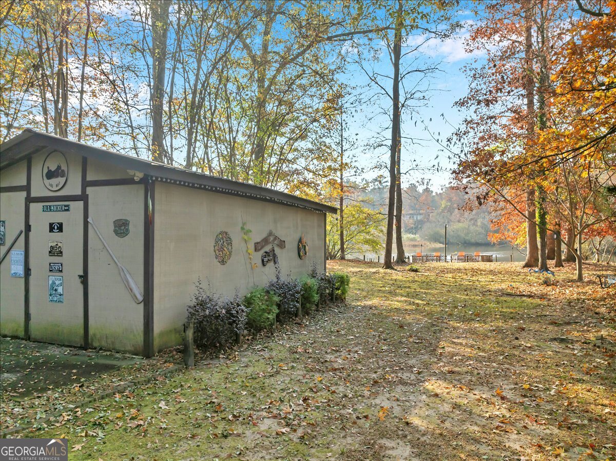 637 Will Scarlet Way Macon, GA 31220 - Photo 24 of 38 a backyard of a house