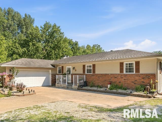 5260 River View Road Riverton, IL 62561 - Photo 3 of 34