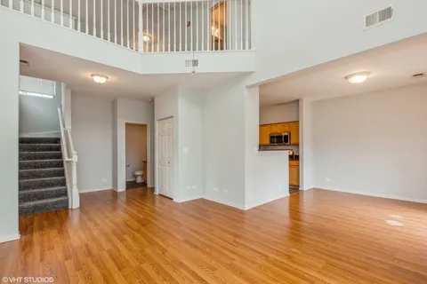 $2,450 | 1822 Golden Gate Lane, Naperville, IL 60563