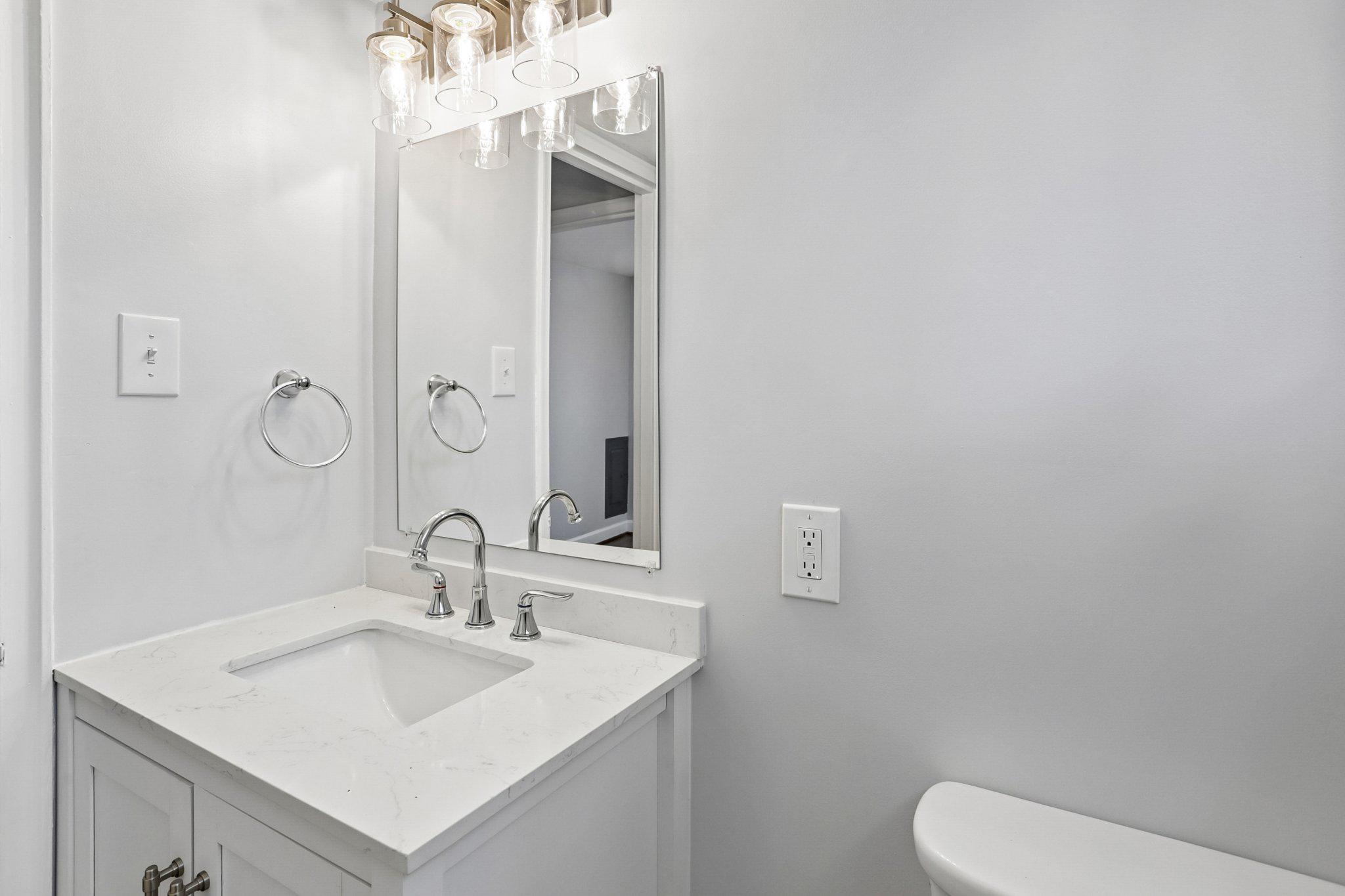 13009 Matey Road Silver Spring, MD 20906 - Photo 13 of 20 Powder Room