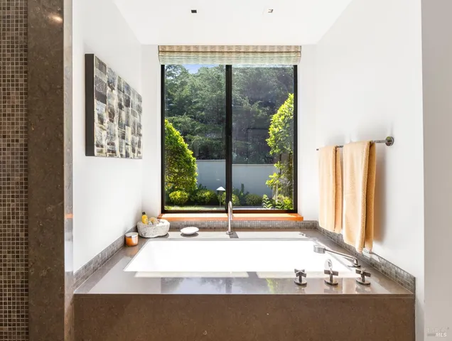 $5,675,000 | 119 Hedgerow Close, The Sea Ranch, CA 95497