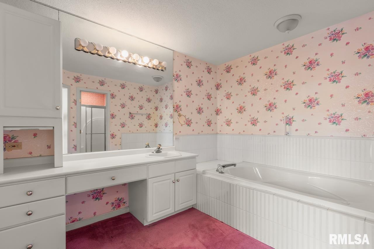 7112 North Willow Bend Pointe, Unit 21 Peoria, IL 61614 - Photo 20 of 53