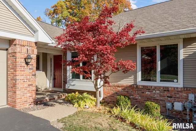 $350,000 | 7112 North Willow Bend Pointe, Unit 21, Peoria, IL 61614