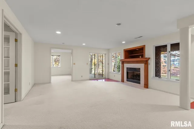 $350,000 | 7112 North Willow Bend Pointe, Unit 21, Peoria, IL 61614