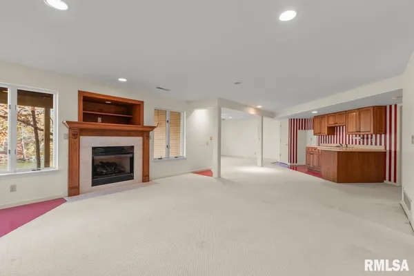 $329,900 | 7112 North Willow Bend Pointe, Unit 21, Peoria, IL 61614