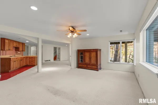 $329,900 | 7112 North Willow Bend Pointe, Unit 21, Peoria, IL 61614