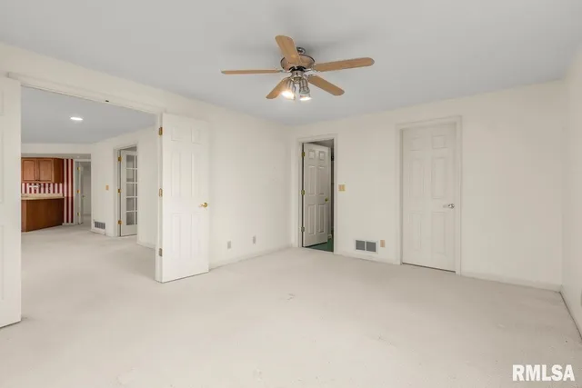 $350,000 | 7112 North Willow Bend Pointe, Unit 21, Peoria, IL 61614