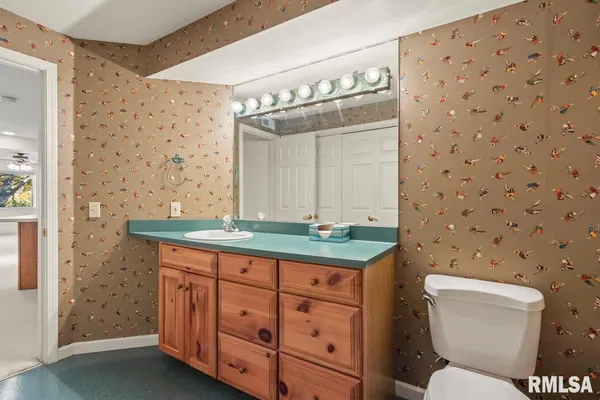 $329,900 | 7112 North Willow Bend Pointe, Unit 21, Peoria, IL 61614