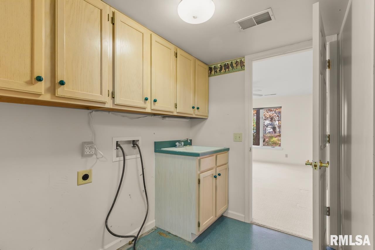 7112 North Willow Bend Pointe, Unit 21 Peoria, IL 61614 - Photo 35 of 53