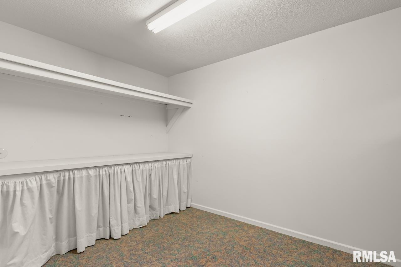 7112 North Willow Bend Pointe, Unit 21 Peoria, IL 61614 - Photo 37 of 53