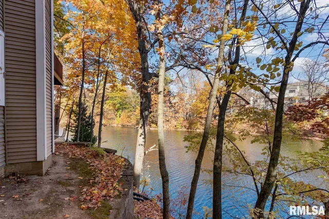 $350,000 | 7112 North Willow Bend Pointe, Unit 21, Peoria, IL 61614