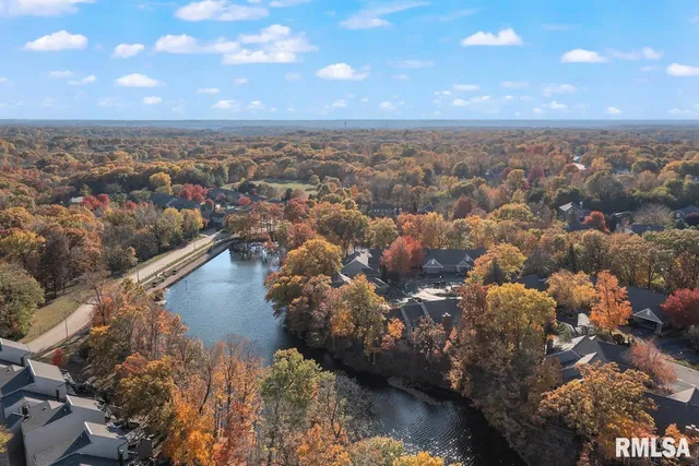 $350,000 | 7112 North Willow Bend Pointe, Unit 21, Peoria, IL 61614