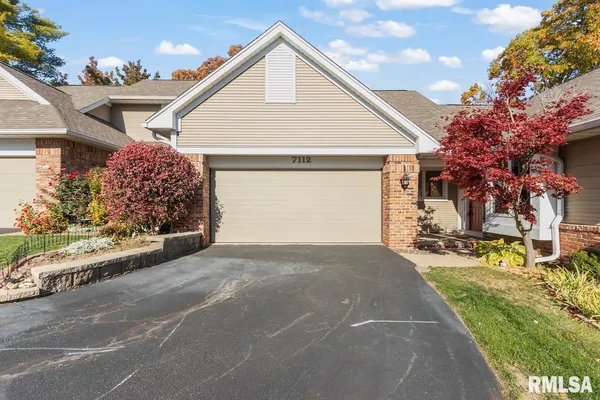 $329,900 | 7112 North Willow Bend Pointe, Unit 21, Peoria, IL 61614