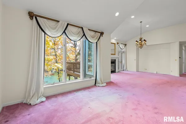 $329,900 | 7112 North Willow Bend Pointe, Unit 21, Peoria, IL 61614