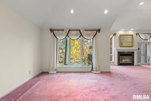 $329,900 | 7112 North Willow Bend Pointe, Unit 21, Peoria, IL 61614