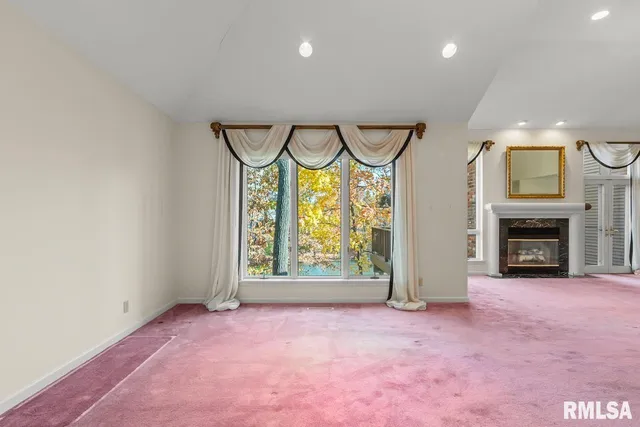 $350,000 | 7112 North Willow Bend Pointe, Unit 21, Peoria, IL 61614