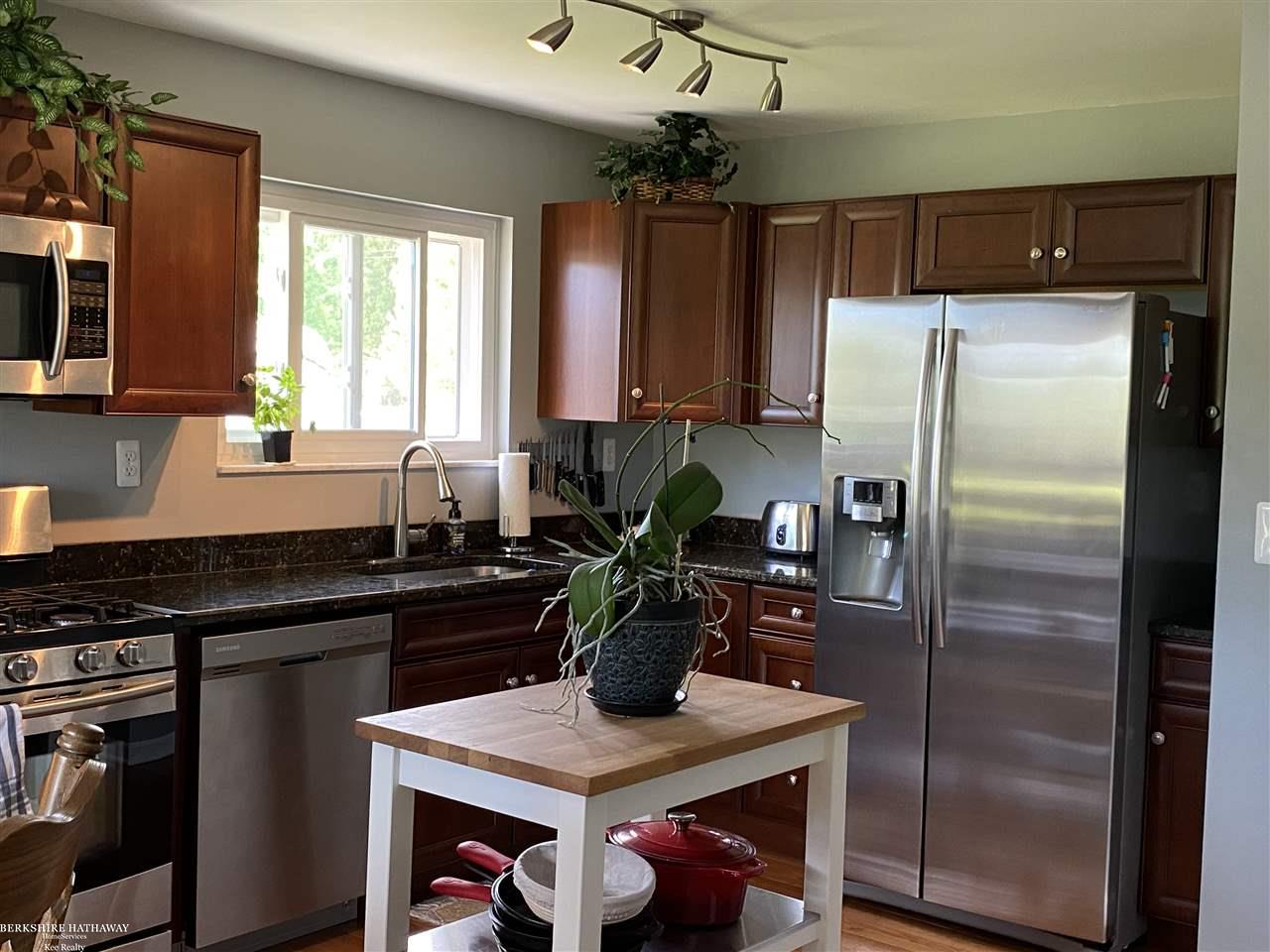 330 Holmes Road Allenton, MI 48002 - Photo 8 of 38 50013844-7.JPG