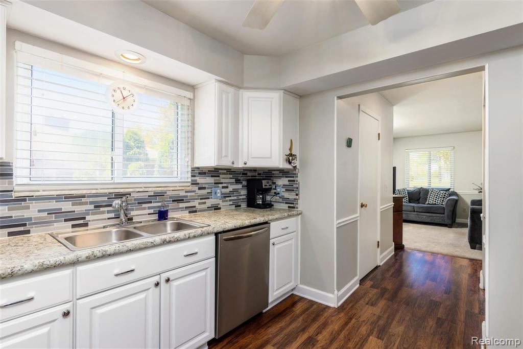1007 Vernier Road Grosse Pointe, MI 48236 - Photo 14 of 50