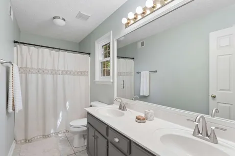 $385,000 | 5204 Village Trace, Nashville, TN 37211