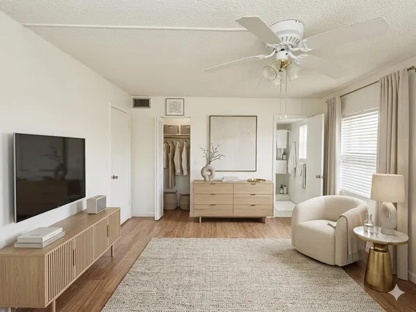 $150,000 | 9900 Sunrise Lakes Boulevard, Unit 201, Sunrise, FL 33322