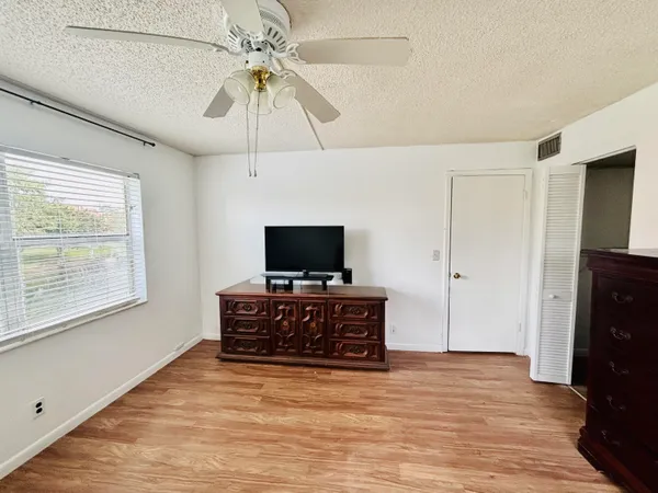 $150,000 | 9900 Sunrise Lakes Boulevard, Unit 201, Sunrise, FL 33322