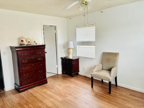 $150,000 | 9900 Sunrise Lakes Boulevard, Unit 201, Sunrise, FL 33322