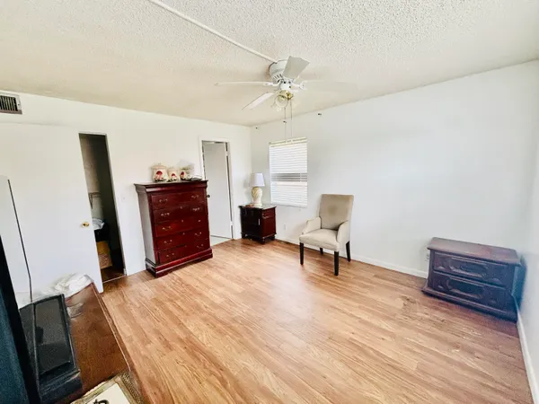 $150,000 | 9900 Sunrise Lakes Boulevard, Unit 201, Sunrise, FL 33322