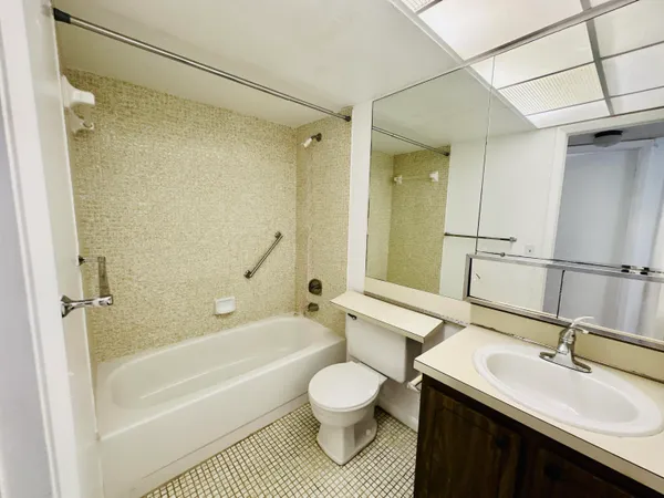 $150,000 | 9900 Sunrise Lakes Boulevard, Unit 201, Sunrise, FL 33322