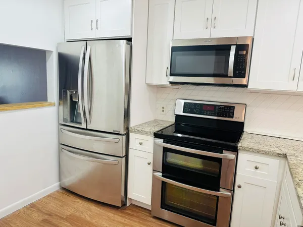 $150,000 | 9900 Sunrise Lakes Boulevard, Unit 201, Sunrise, FL 33322