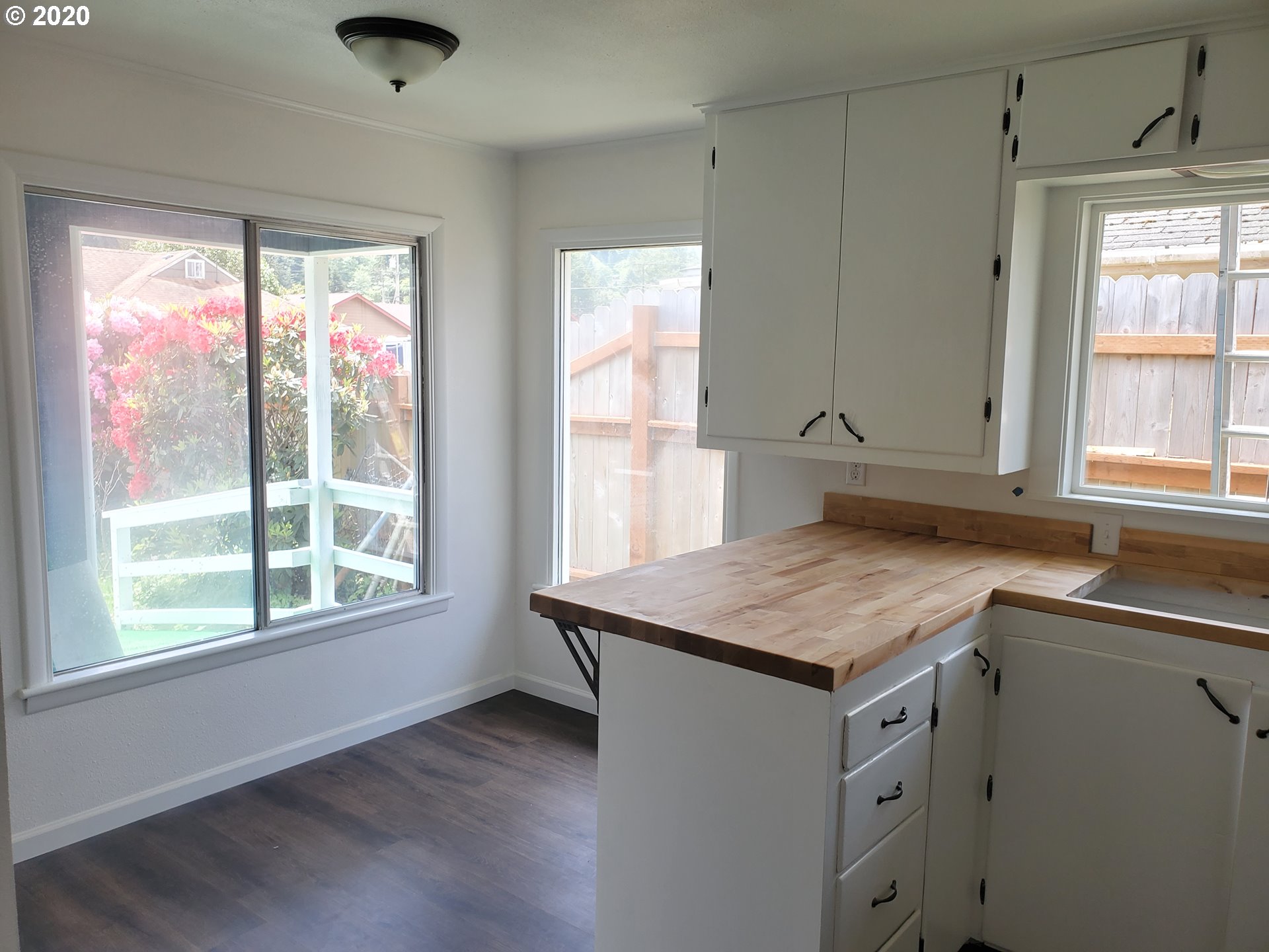 2121 Birch Avenue Reedsport, OR 97467 - Photo 7 of 23 Gallery Image 7