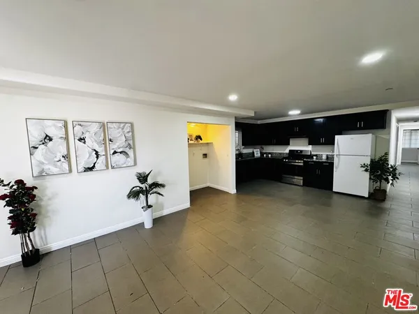 $2,950 | 10952 1/2 Wilmington Avenue, Los Angeles, CA 90059