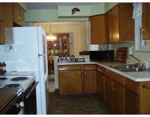 213 Cherokee Road Upper St. Clair, PA 15241 - Photo 4 of 14 Kitchen.