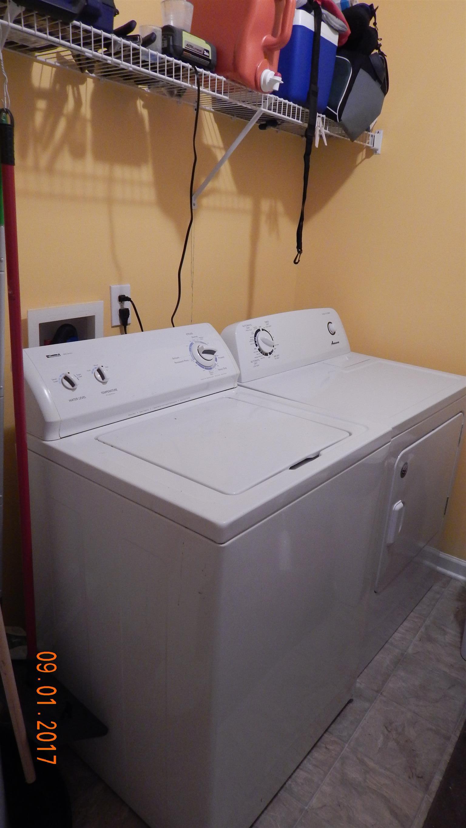 7 Myrick Road Flintville, TN 37335 - Photo 9 of 12 a utility room with dryer and washer