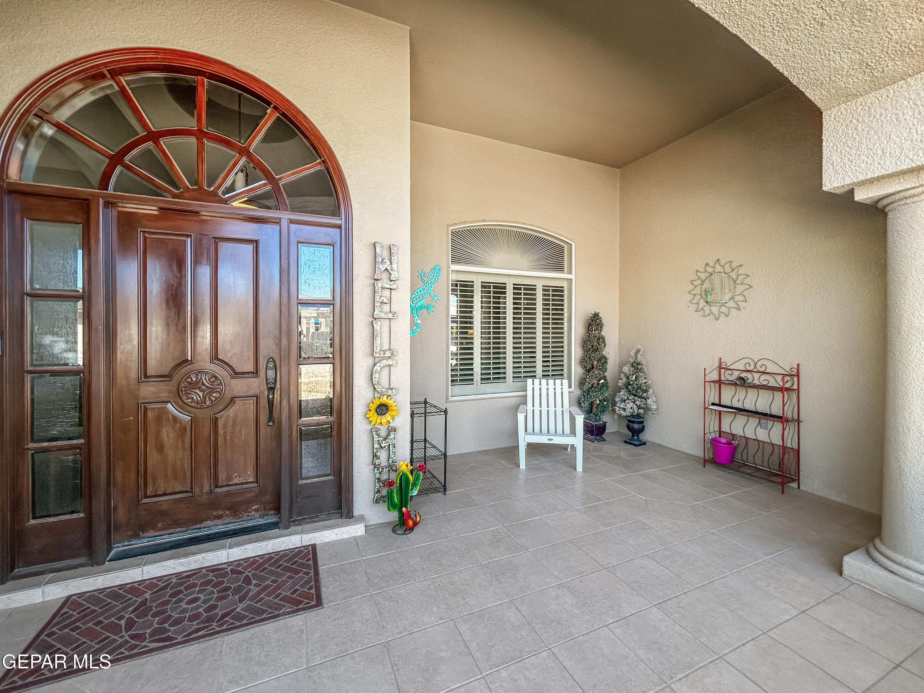 6680 Capitan Ridge El Paso, TX 79912 - Photo 14 of 47 a view of an entryway with a livingroom