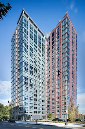 $3,995 | 480 Main Street, Unit 21J | Roosevelt Island