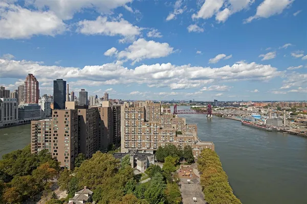 $3,995 | 480 Main Street, Unit 21J | Roosevelt Island