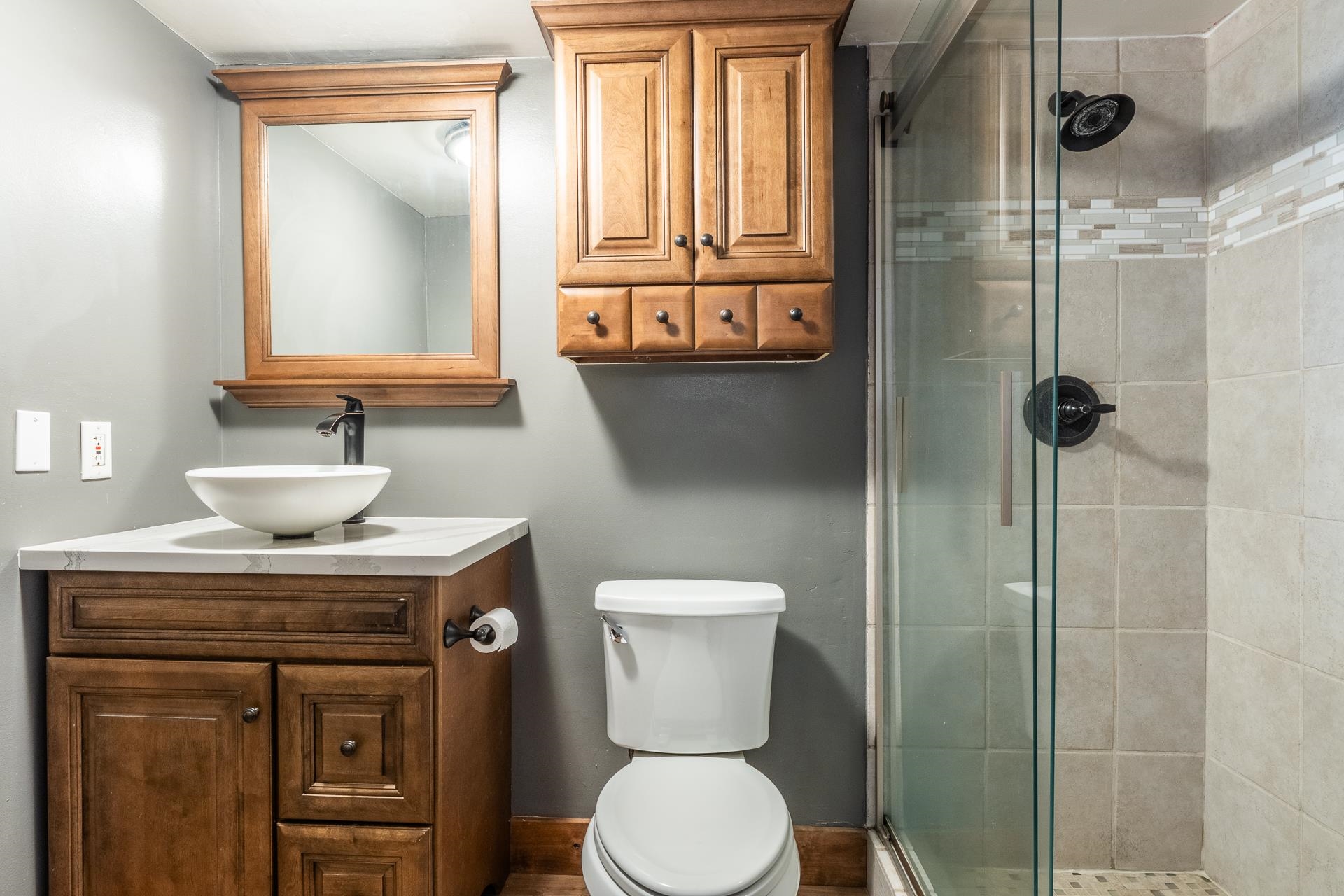 2289 Sierra Nevada Road, Unit F11 Mammoth Lakes, CA 93546 - Photo 11 of 17 a bathroom with a toilet a sink and a window