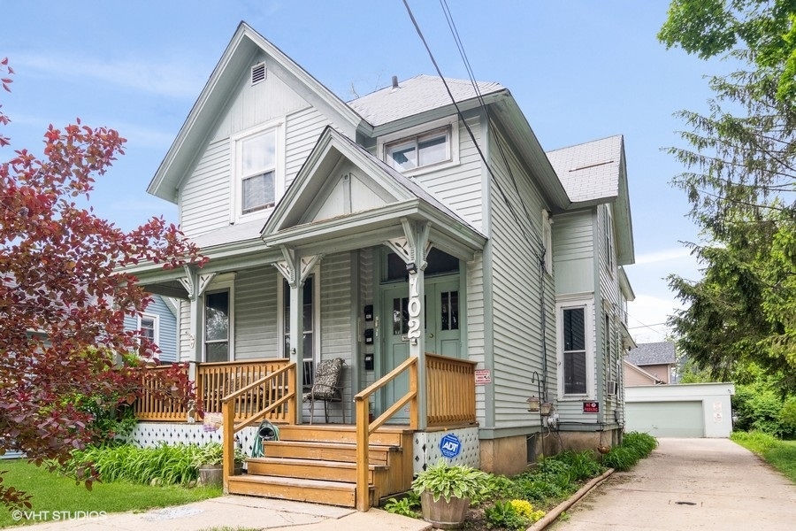 102 South Liberty Street, Unit 3 Elgin, IL 60120 - Photo 15 of 18 a front view of a house