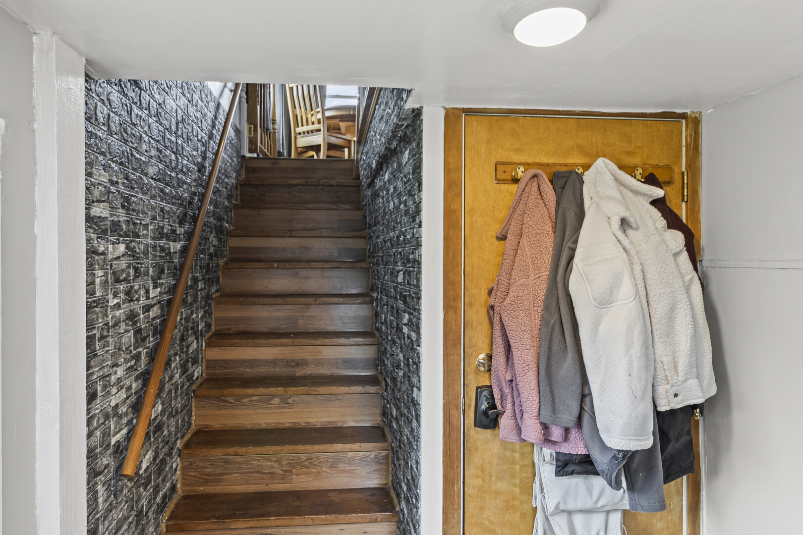 102 South Liberty Street, Unit 3 Elgin, IL 60120 - Photo 3 of 18 a view of entryway